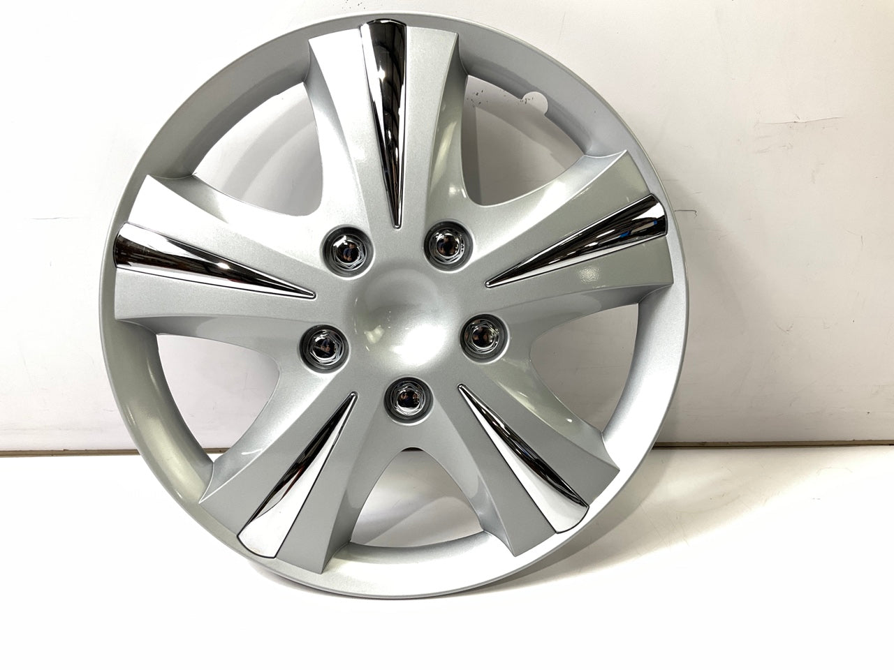 Custom Accessories 96411 GT-5 Silver Wheel Cover Set - 15''