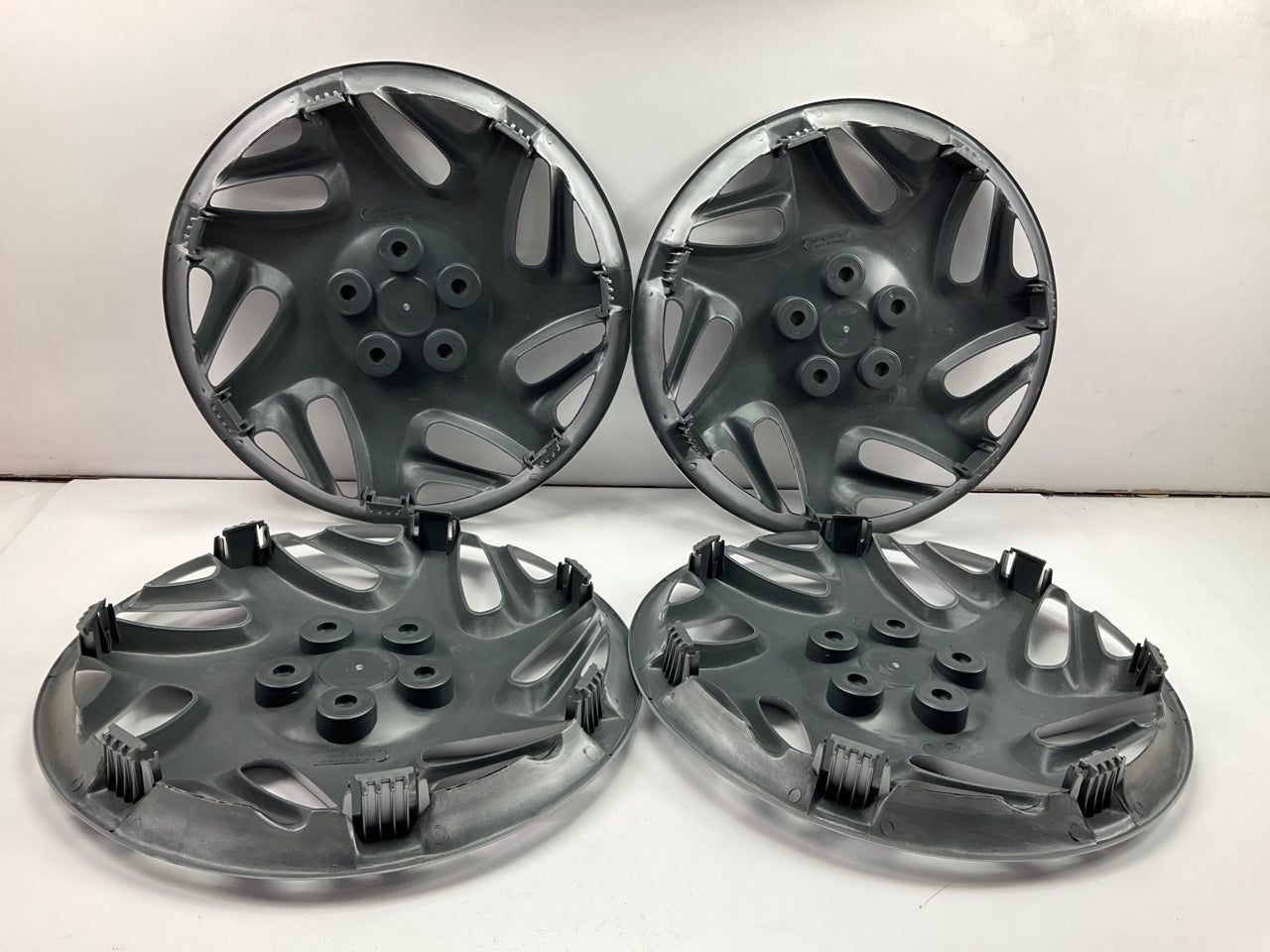 Custom Accessories 96902 Silver 16'' Wheel Cover Hub Cap Set