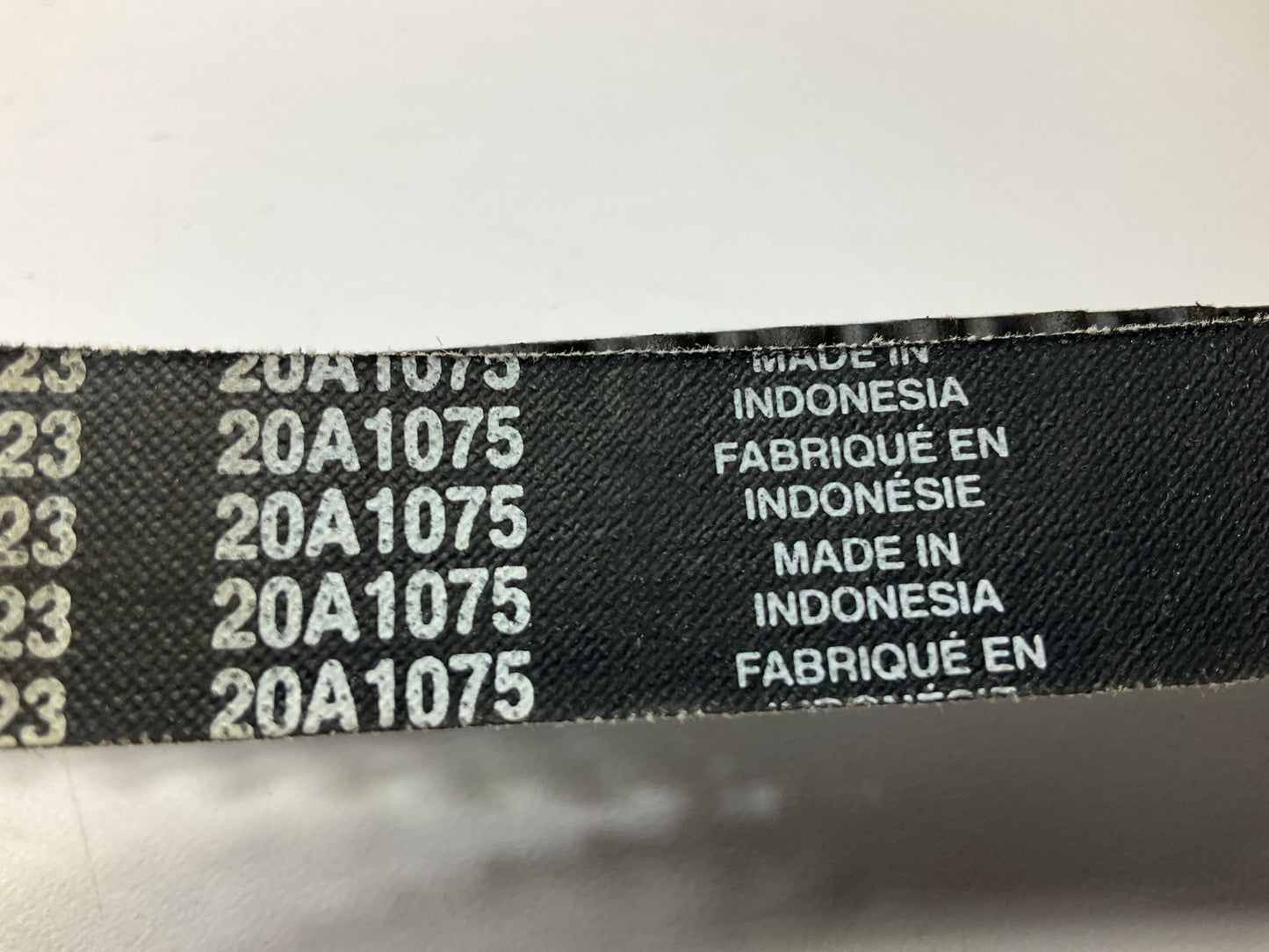Dayco 28423 Truck & Bus Accessory Drive Belt