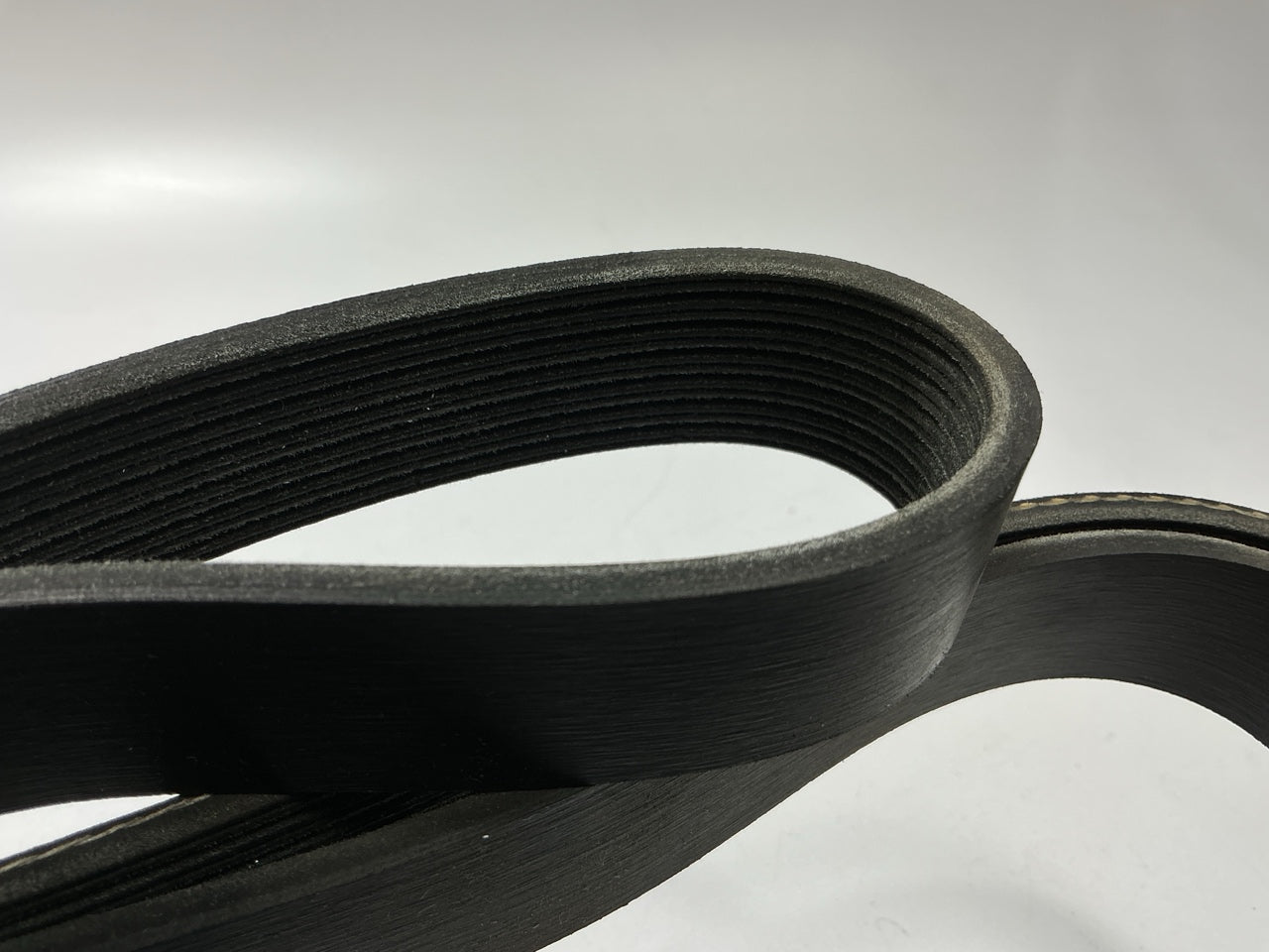 Dayco 5070931 Main Drive Serpentine Belt For 2004-2007 VW Touareg 4.2L-V8 AWD
