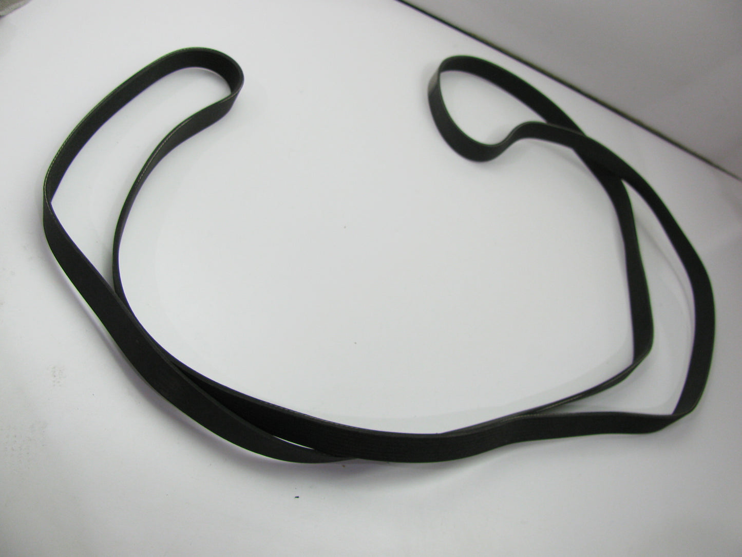 Dayco 5081363 Serpentine Belt 1998-2003 Ford E-350 E-450 7.3L POWERSTROKE Diesel