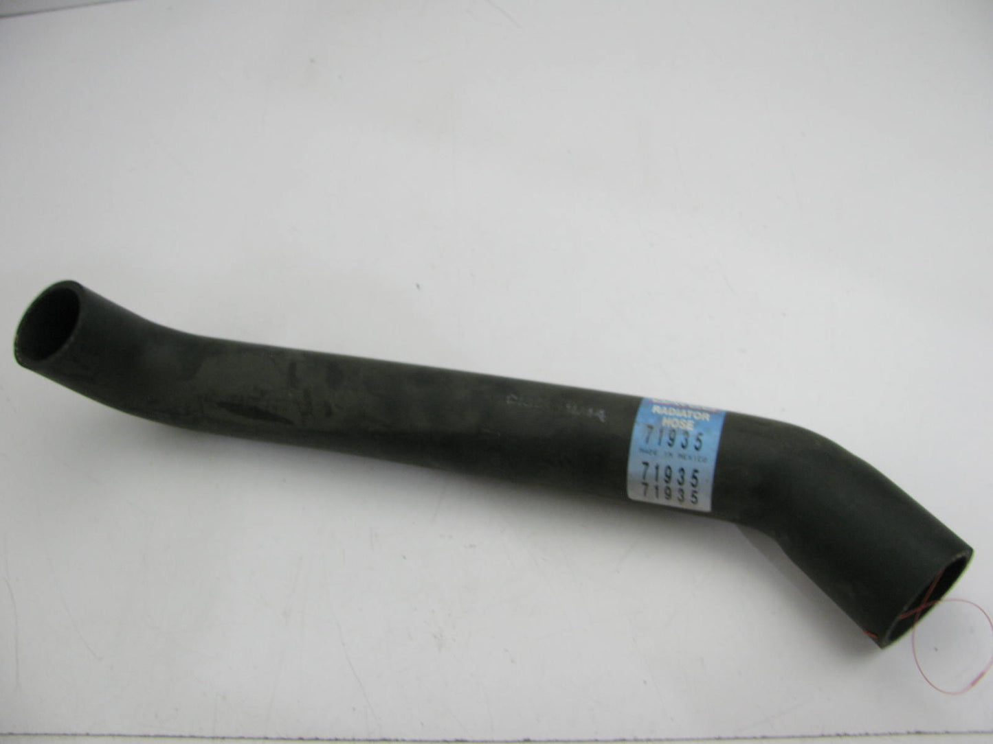 Dayco 71935 Lower Radiator Coolant Hose For 1997-2002 Freightliner FL80 ISC, 6CT