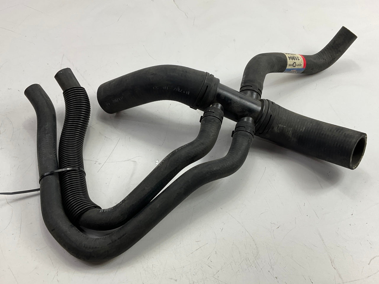 Dayco 71964 Lower Radiator Coolant Hose 97-03 Ford  5.4L V8 SOHC 4WD