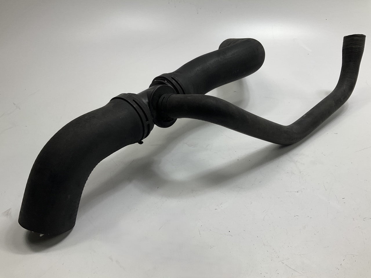 Dayco 72195 Lower Radiator Coolant Hose - 97-02 Chevy Truck W 7.4L 454 Big Block