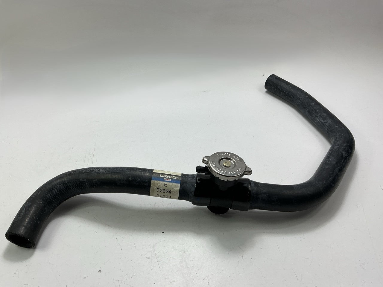 Dayco 72624 Upper Radiator Coolant Hose 07-10 Sebring, 08-14 Avenger, 11-14 200