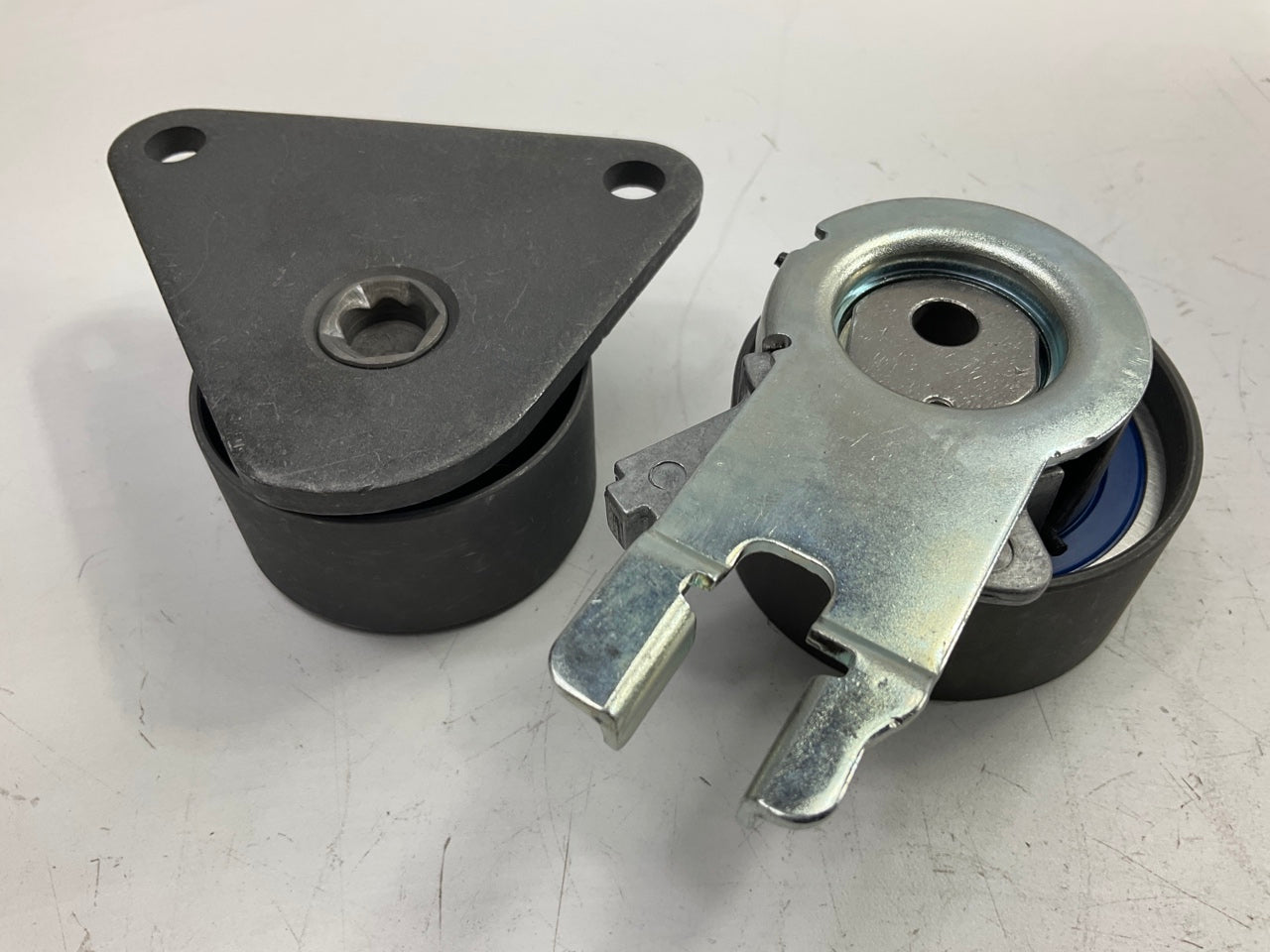 Dayco 84159 Engine Timing Belt Component Kit: Belt Idler + Belt Tensioner