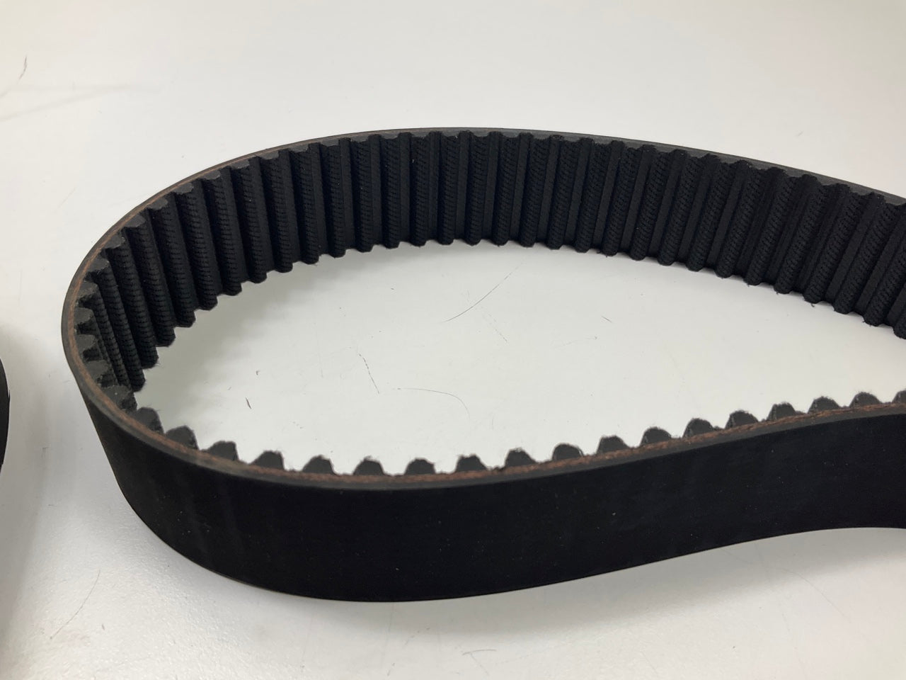 Dayco 95298 Engine Timing Belt For 1998-2009 Toyota Lexus 4.0L 4.3L 4.7L-V8