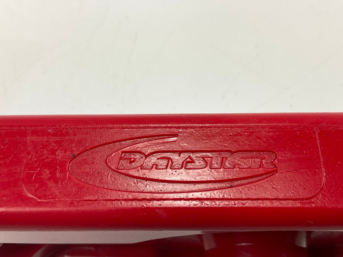 Daystar KU70039RE Winch Isolator Red W/center Detent Post