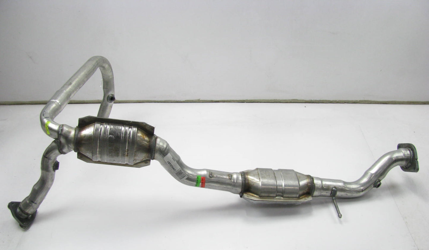 DEC GM920261Direct Fit Catalytic Converter 2000-2002 GMC Jimmy Blazer 4WD CARB
