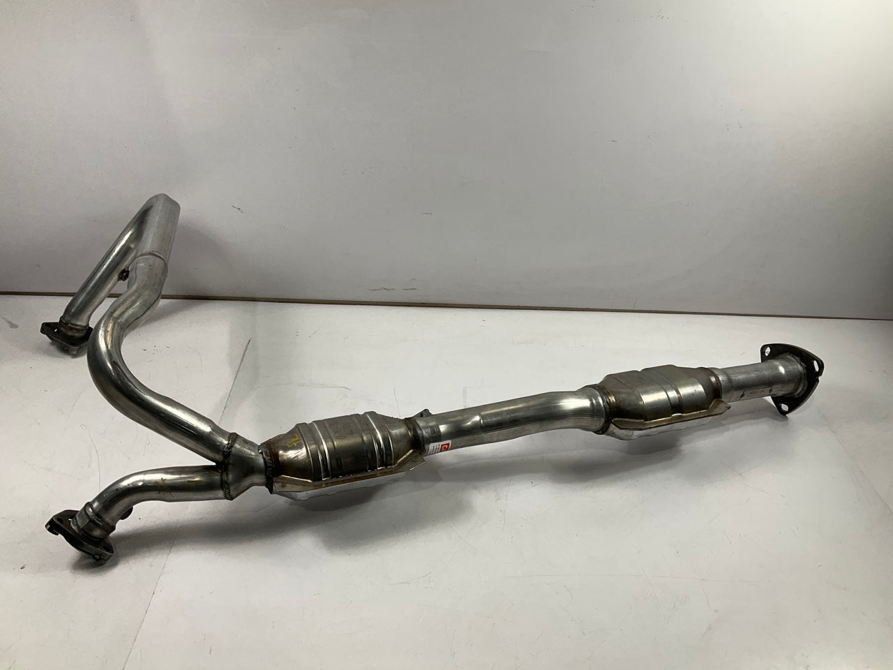 DEC GM920372K Catalytic Converter - CARB COMPLIANT - 00-05 Astro, Safari 4.3L V6