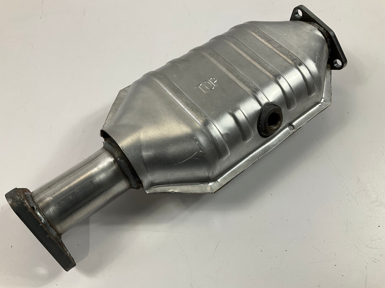 DEC HON9M1620 Catalytic Converter - CARB Compliant For 1999-2003 Honda Odyssey