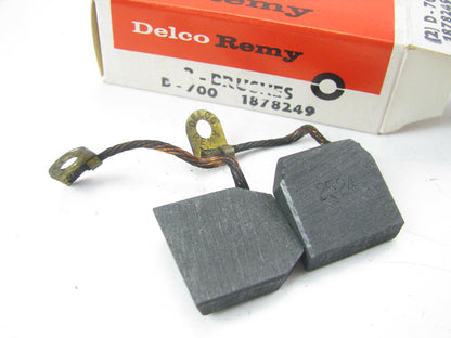 (x20) NOS Delco-remy D-700  AlternatorAlternator Brushes