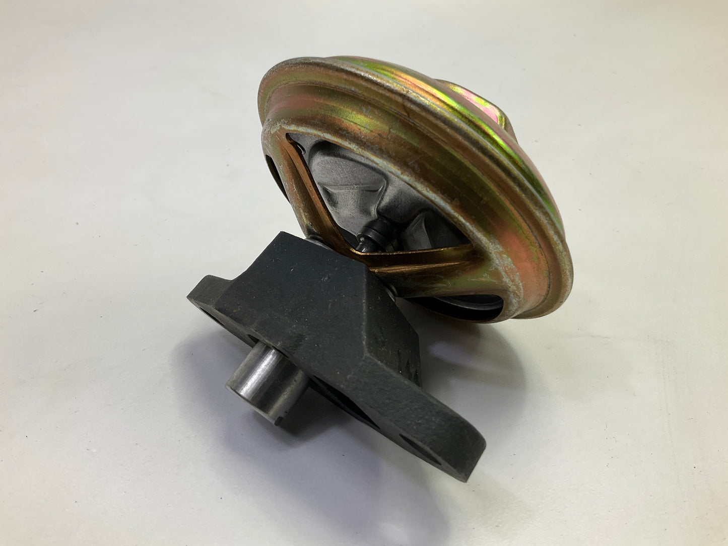 NOS Delphi EG10061 EGR Valve For 1983-1985 Cadillac 250 4.1L OEM GM # 17113817