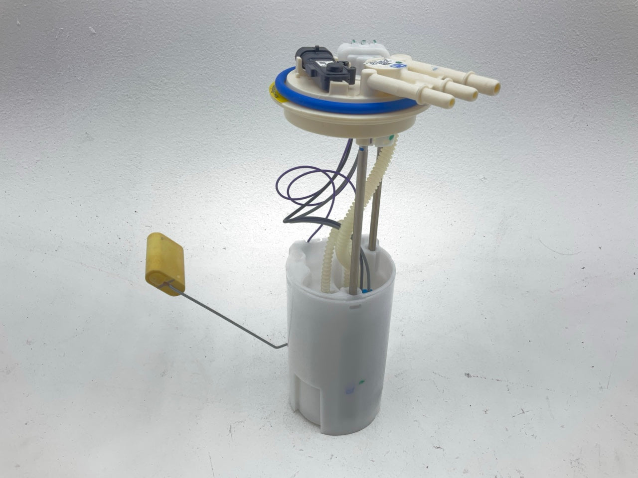 Delphi FG0071 Fuel Pump - 1997-1998 Chevrolet Blazer, GMC Jimmy 4.3L