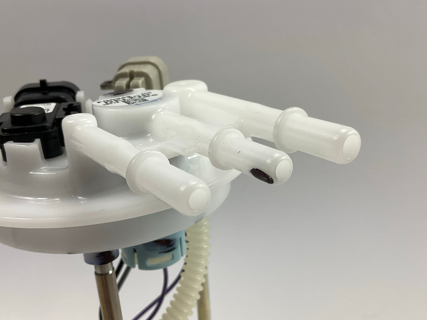 Delphi FG0342 Fuel Pump - 2004-2005 Chevy Impala, Monte Carlo, Buick Century