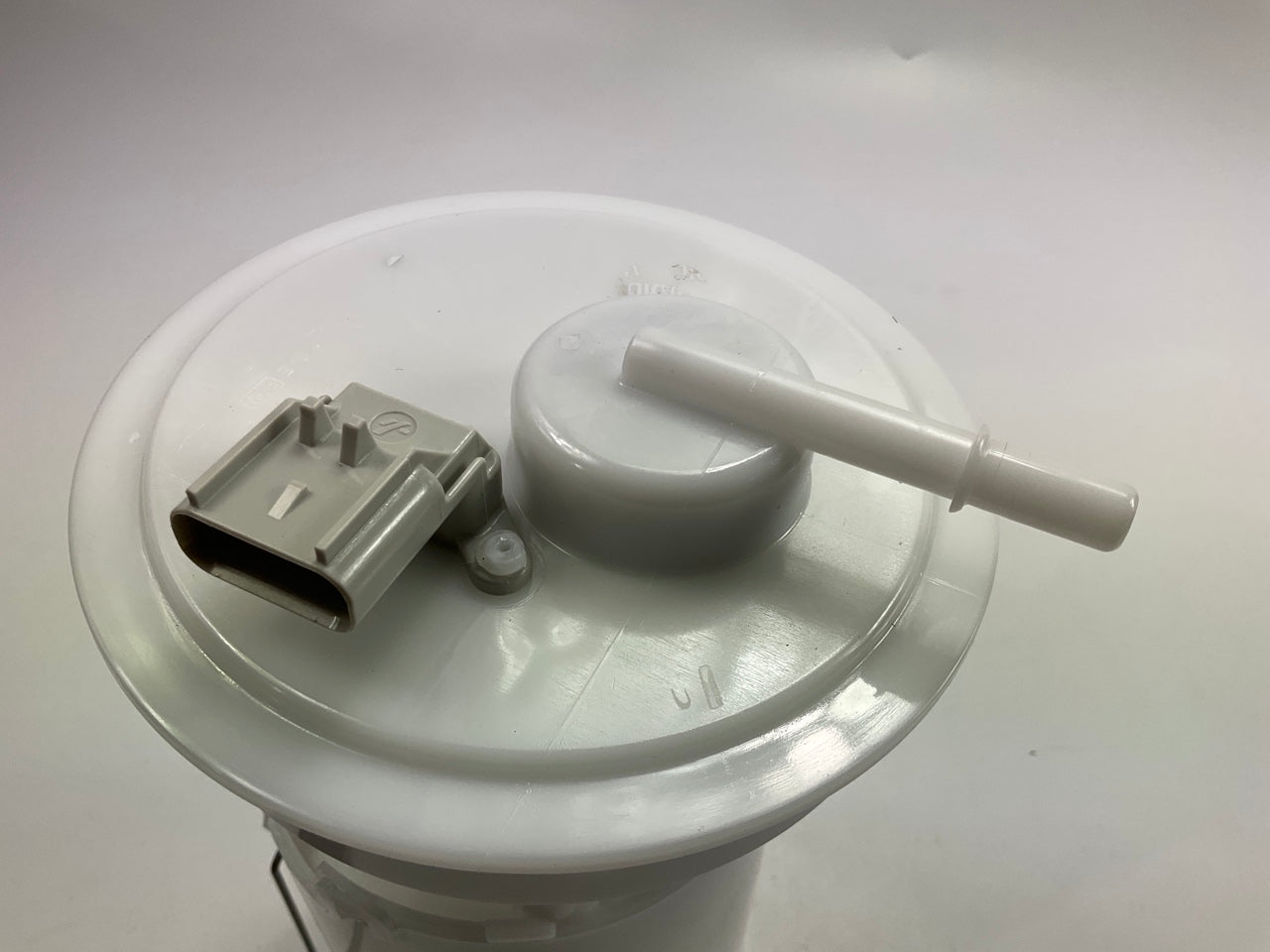 Delphi FG0373 Fuel Pump Module For 2001-2004 PT Cruiser 2.4L