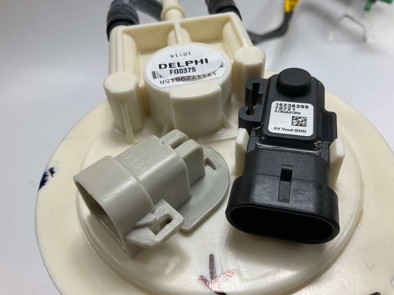 Incomplete, Comes As Shown - Delphi FG0375 Fuel Pump Module