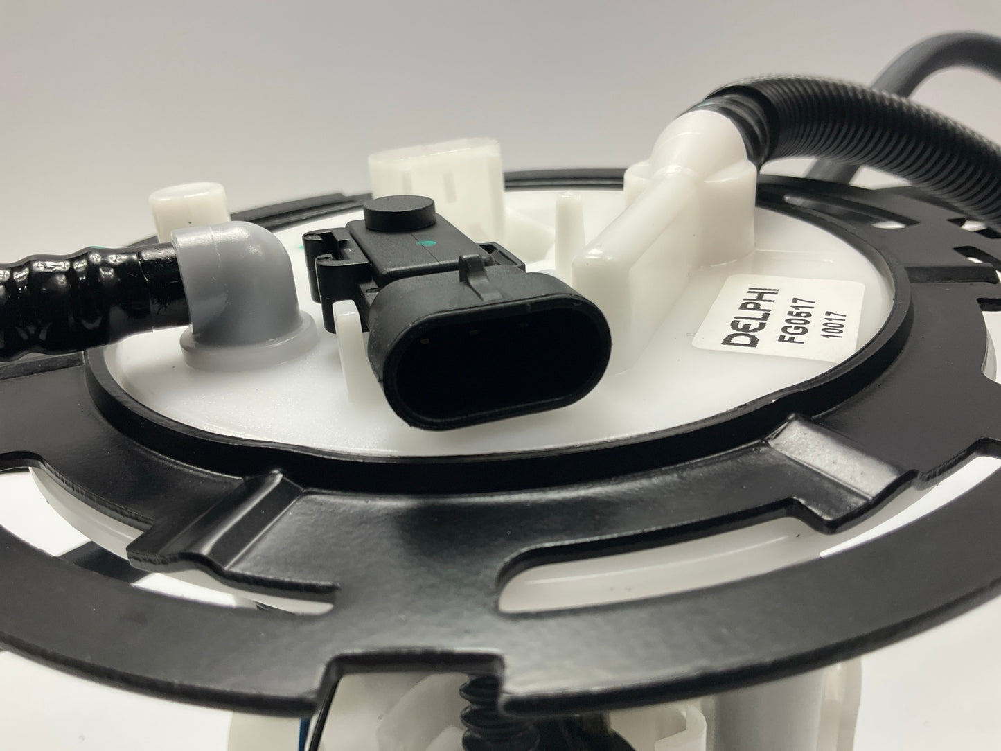 Delphi FG0517 Fuel Pump Module Assembly For 2004-2006 Chevrolet Malibu 3.5L-V6