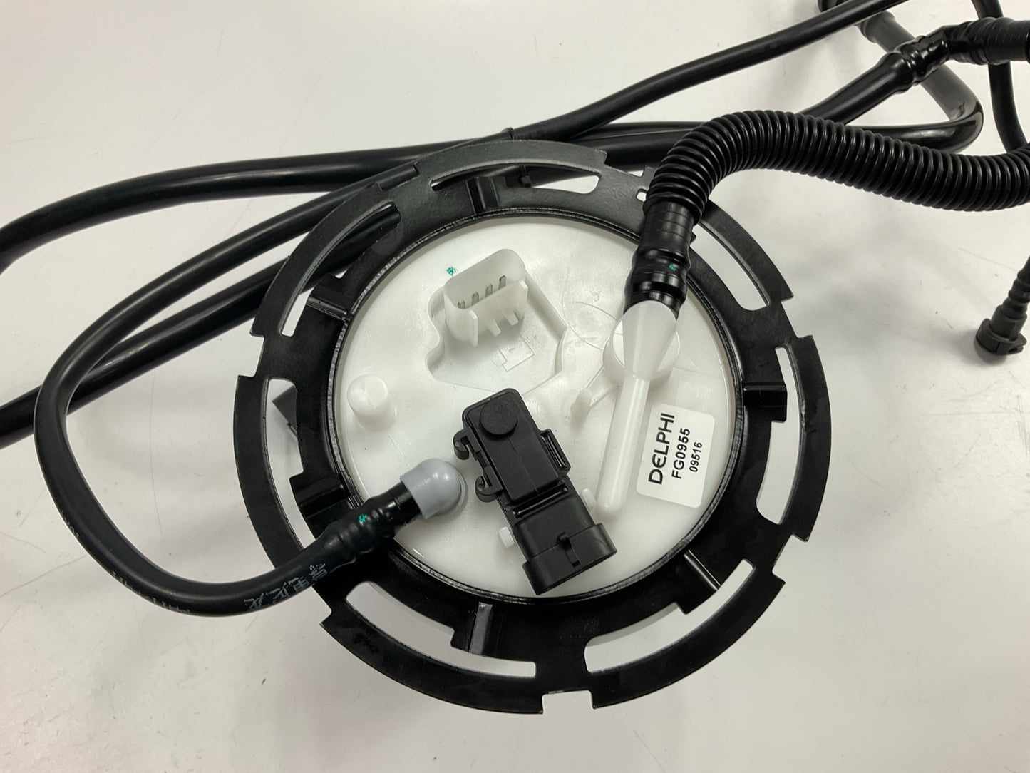 Delphi FG0955 Fuel Pump Module Assembly For 2007-2008 Chevrolet Malibu 3.5L-V6