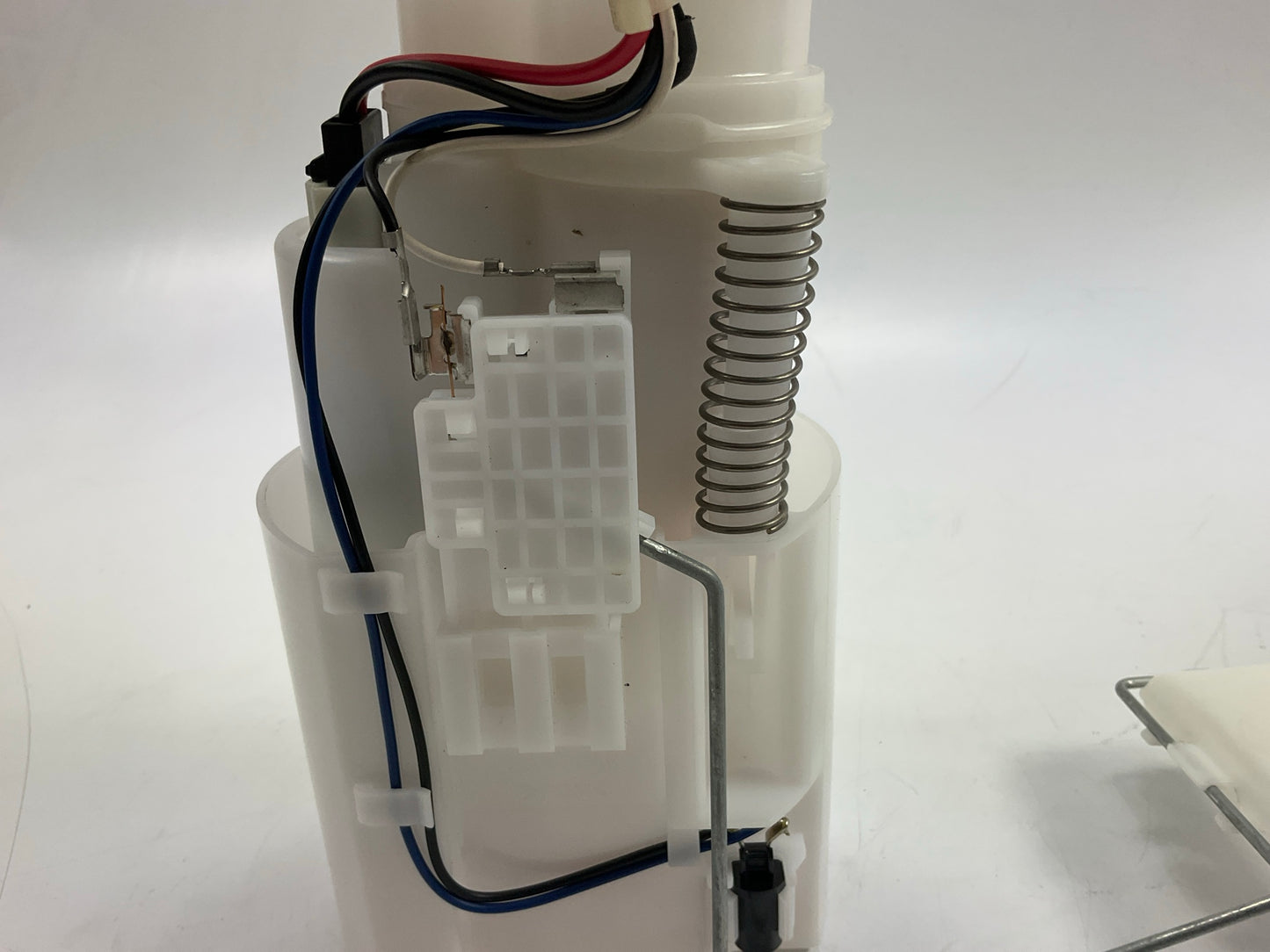 Delphi FG1084 Fuel Pump Module For 2003-2009 Nissan 350Z