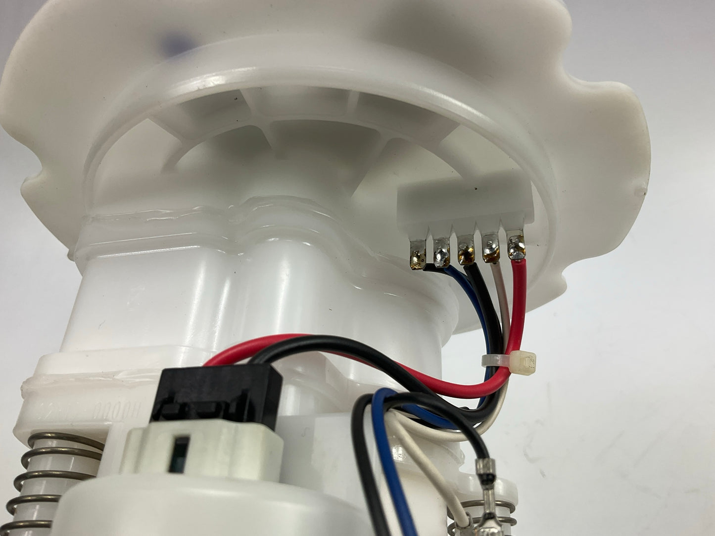 Delphi FG1084 Fuel Pump Module For 2003-2009 Nissan 350Z