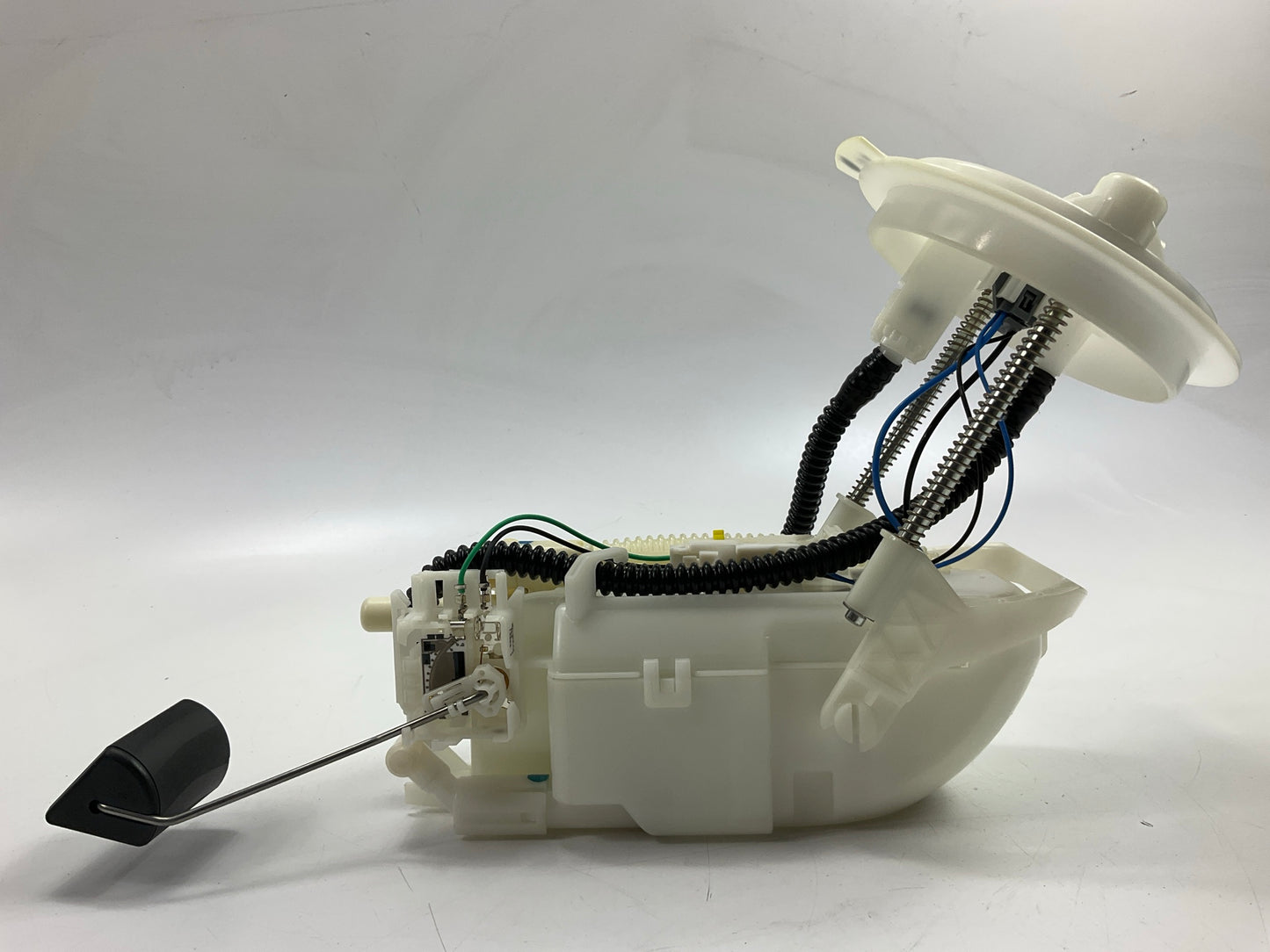 Delphi FG1216 Fuel Pump Module For 2003-04 Cadillac CTS 3.2L V6