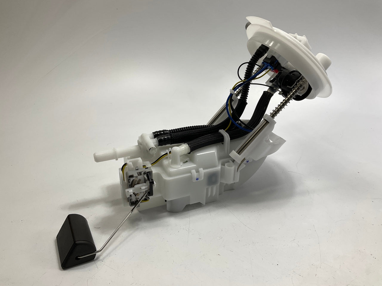 Delphi FG1940 Fuel Pump Module For 2004-2007 Cadillac CTS, 2005-2007 STS