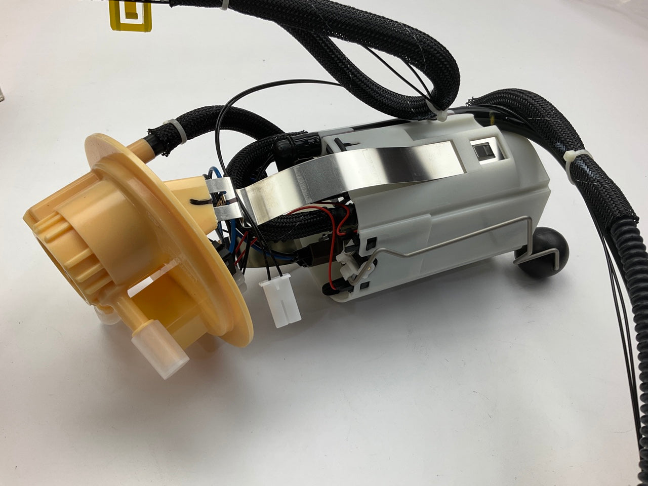 Delphi FG2210 Fuel Pump For 2005-2006 Mitsubishi Outlander 4WD ONLY