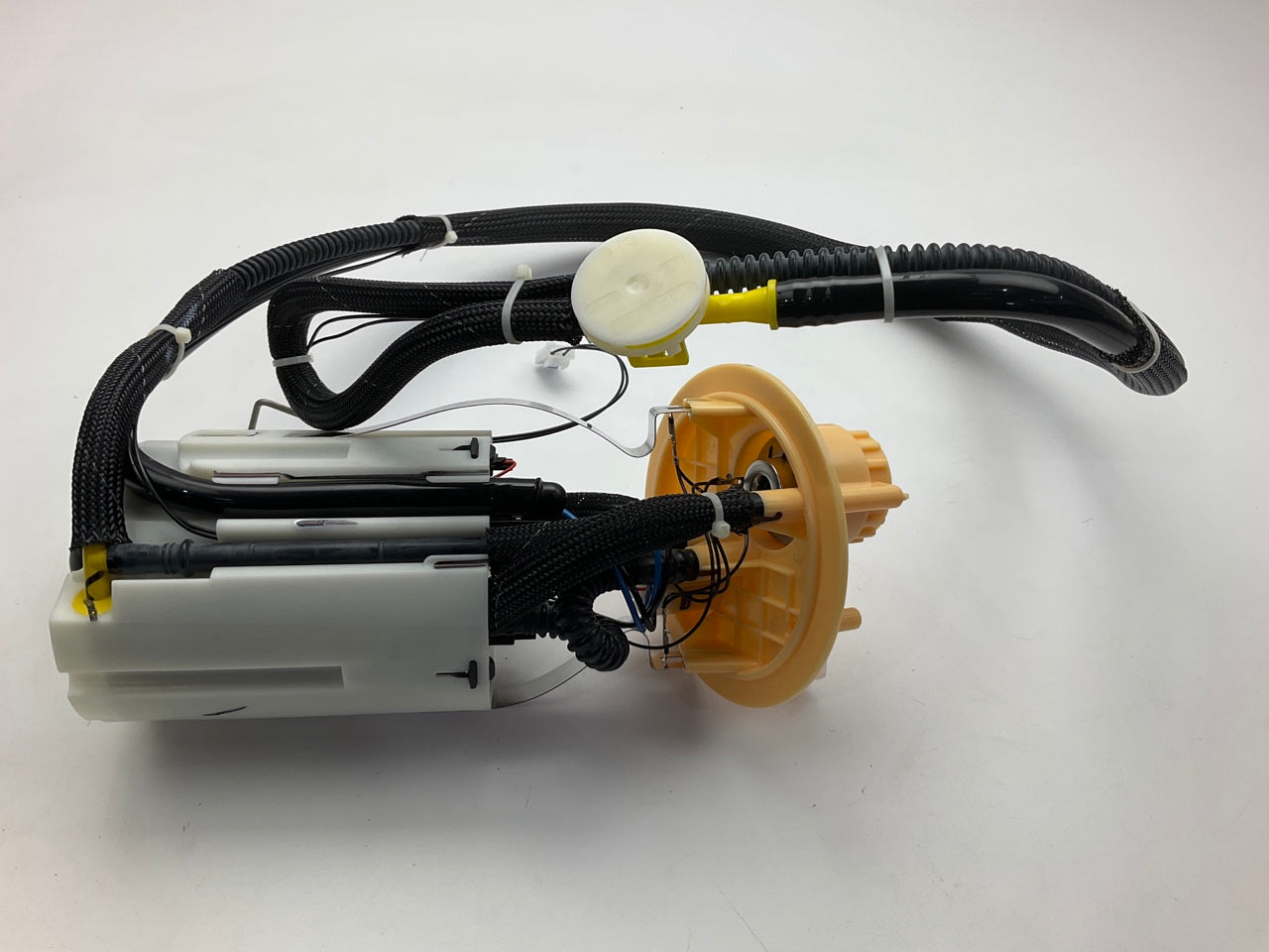 Delphi FG2210 Fuel Pump For 2005-2006 Mitsubishi Outlander 4WD ONLY