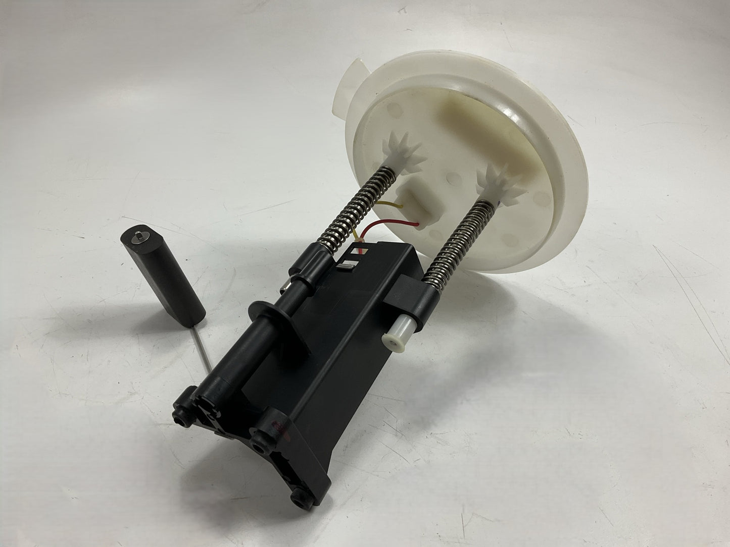 Delphi FL0277 Left Fuel Gas Gauge Level Sender For 2005-2007 Ford Freestyle