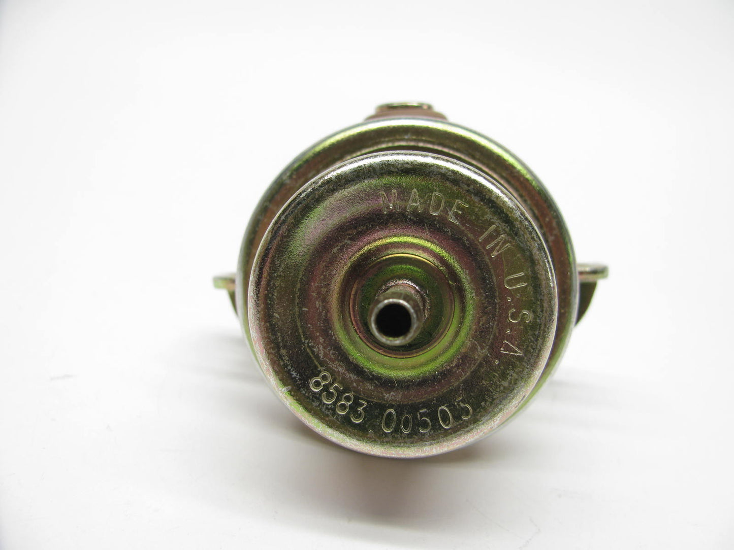 Delphi FP10227 Fuel Pressure Regulator For 1994-1995 Volvo 850 2.3L 2.4L-L5