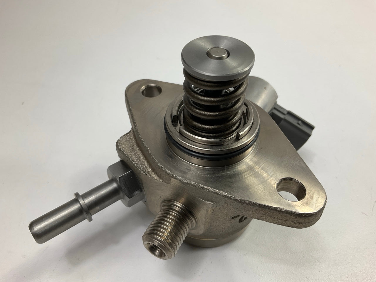 Delphi HM10009 Direct Injection High Pressure Fuel Pump For 12-18 Ford Focus