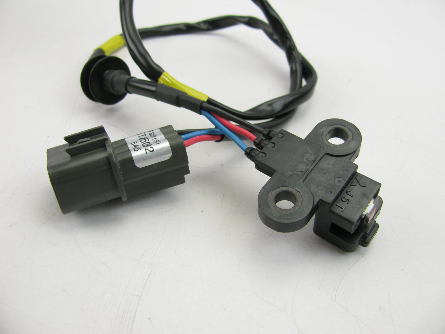 DELPHI SS10066 / J5T25082 Camshaft Cam Position Sensor 94-04 Mitsubishi Montero