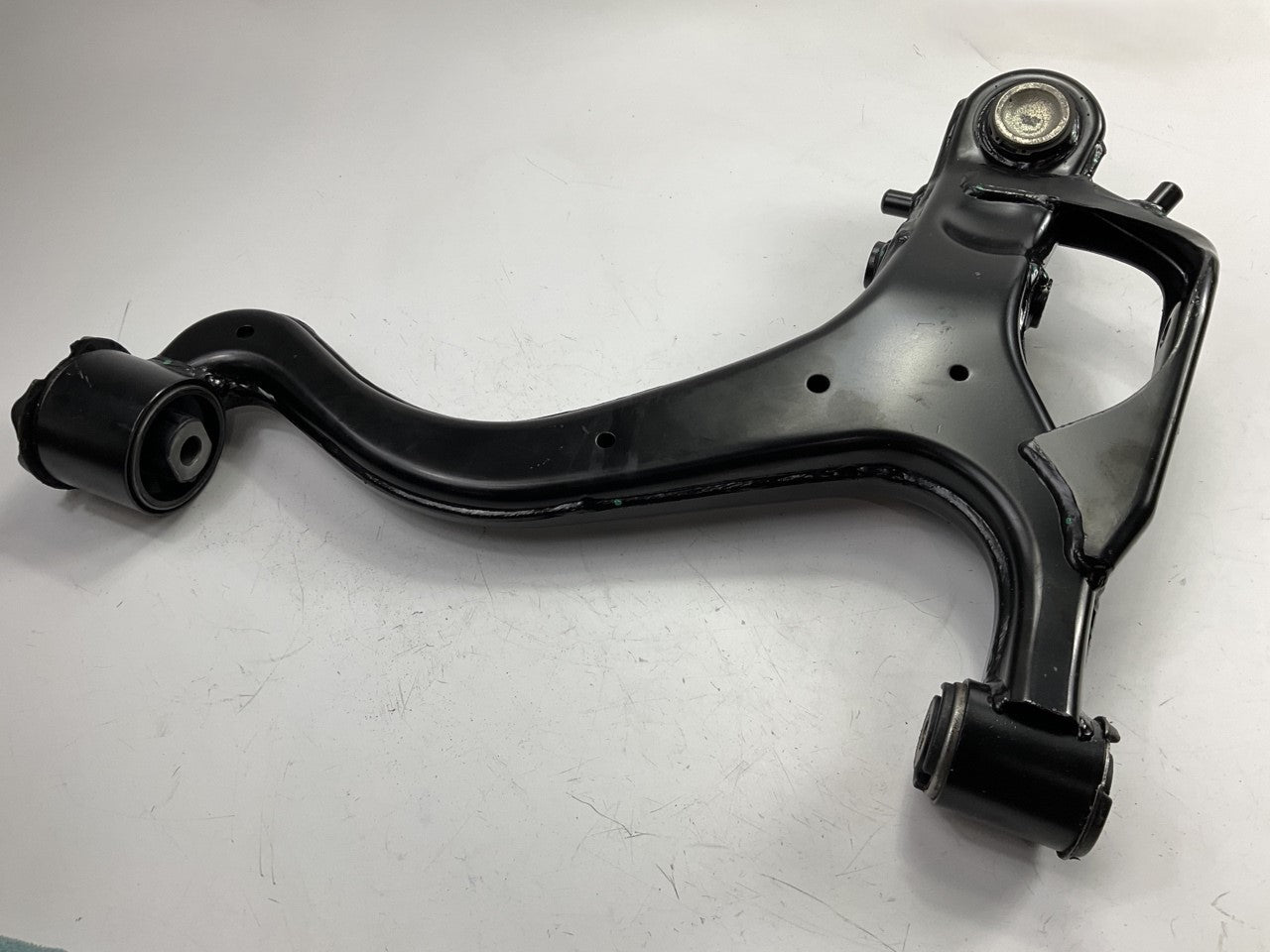Delphi TC2162 Front Left Lower Control Arm For 2006-2014 Range Rover Sport