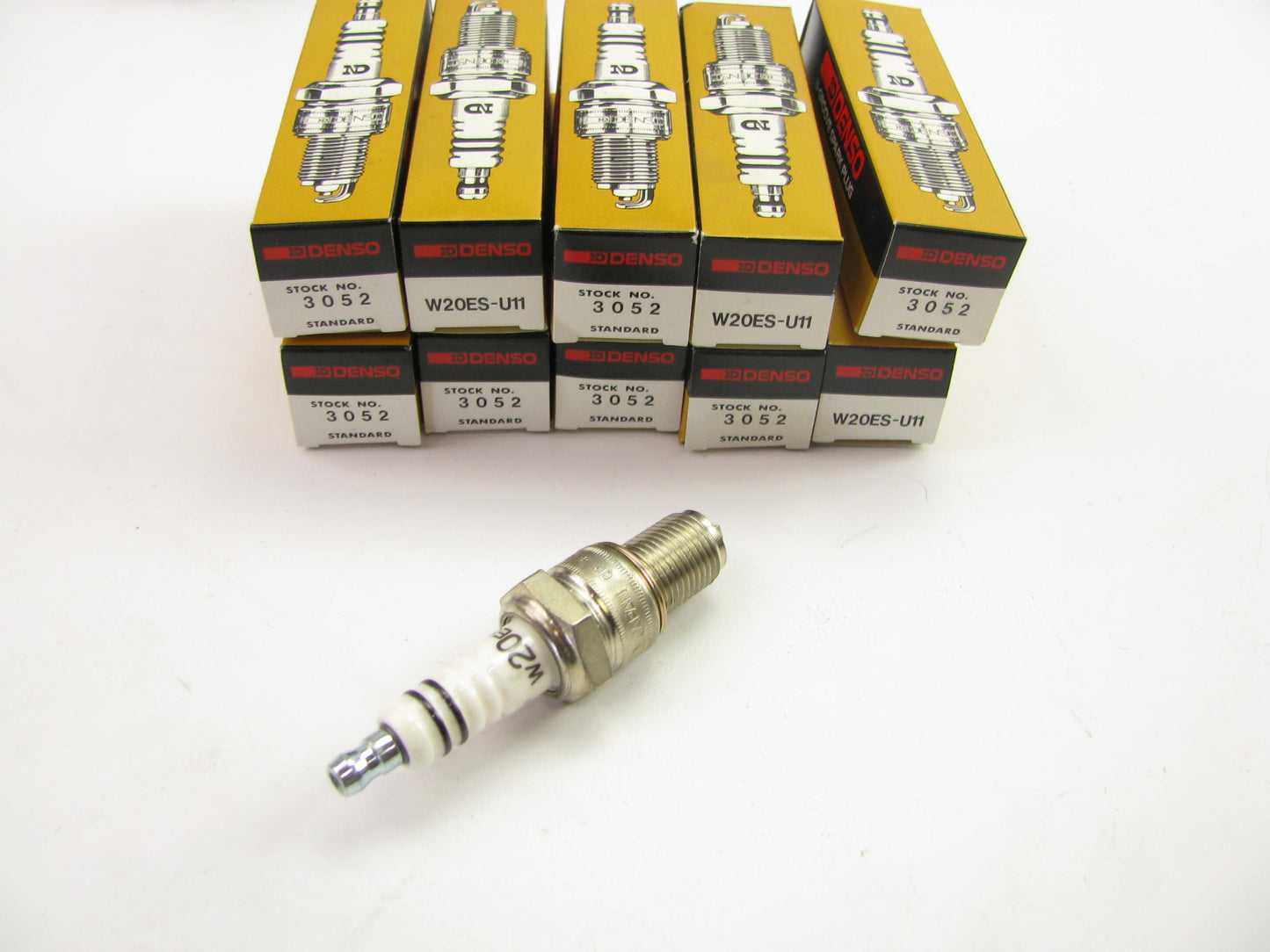 (10) Denso 3052 Spark Plugs