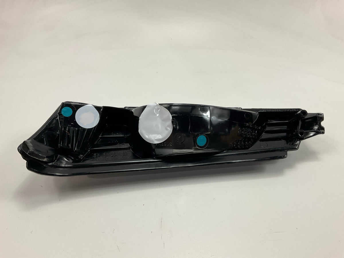 Depo 335-1603R-US Right Headlight Headlamp For 2002-06 Chevy Avalanche 1500 2500