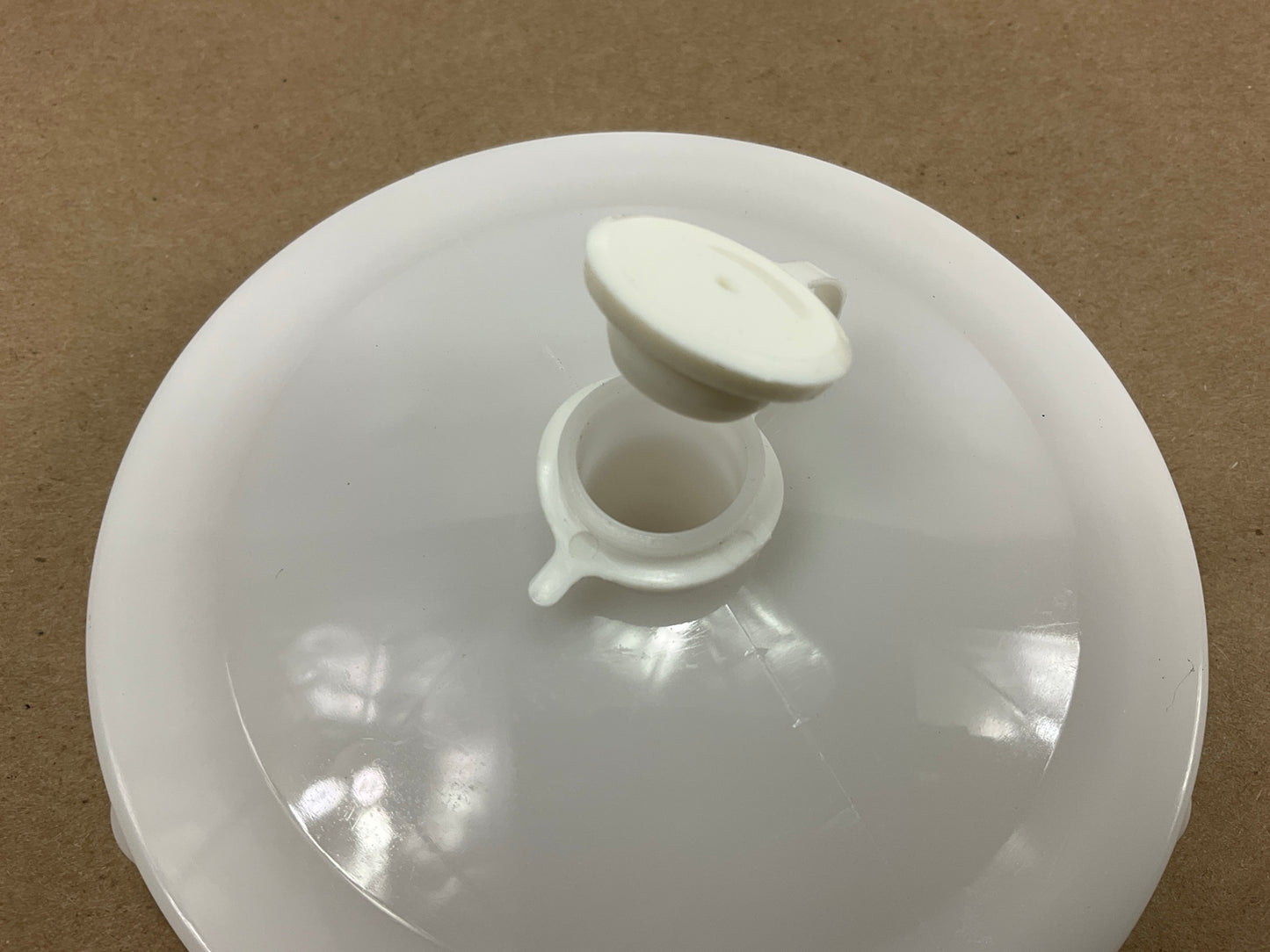 Devilbiss 190225 / GFC-402 Gravity Spray Gun Cup Lid For GFC-501 Gravity Cup