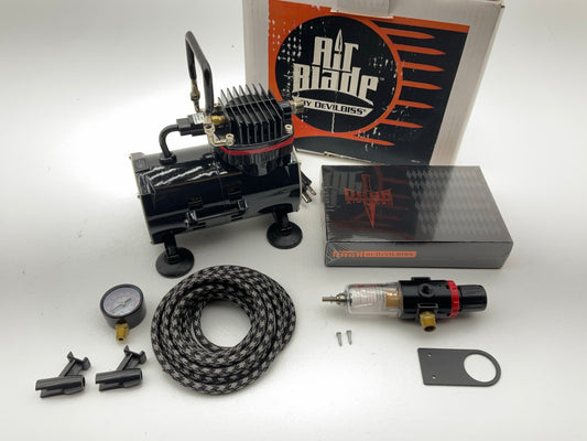 DeVilbiss 803285 - Gravity Dagr 1/8 Hp Air Compressor & Regulator Airbrush Kit