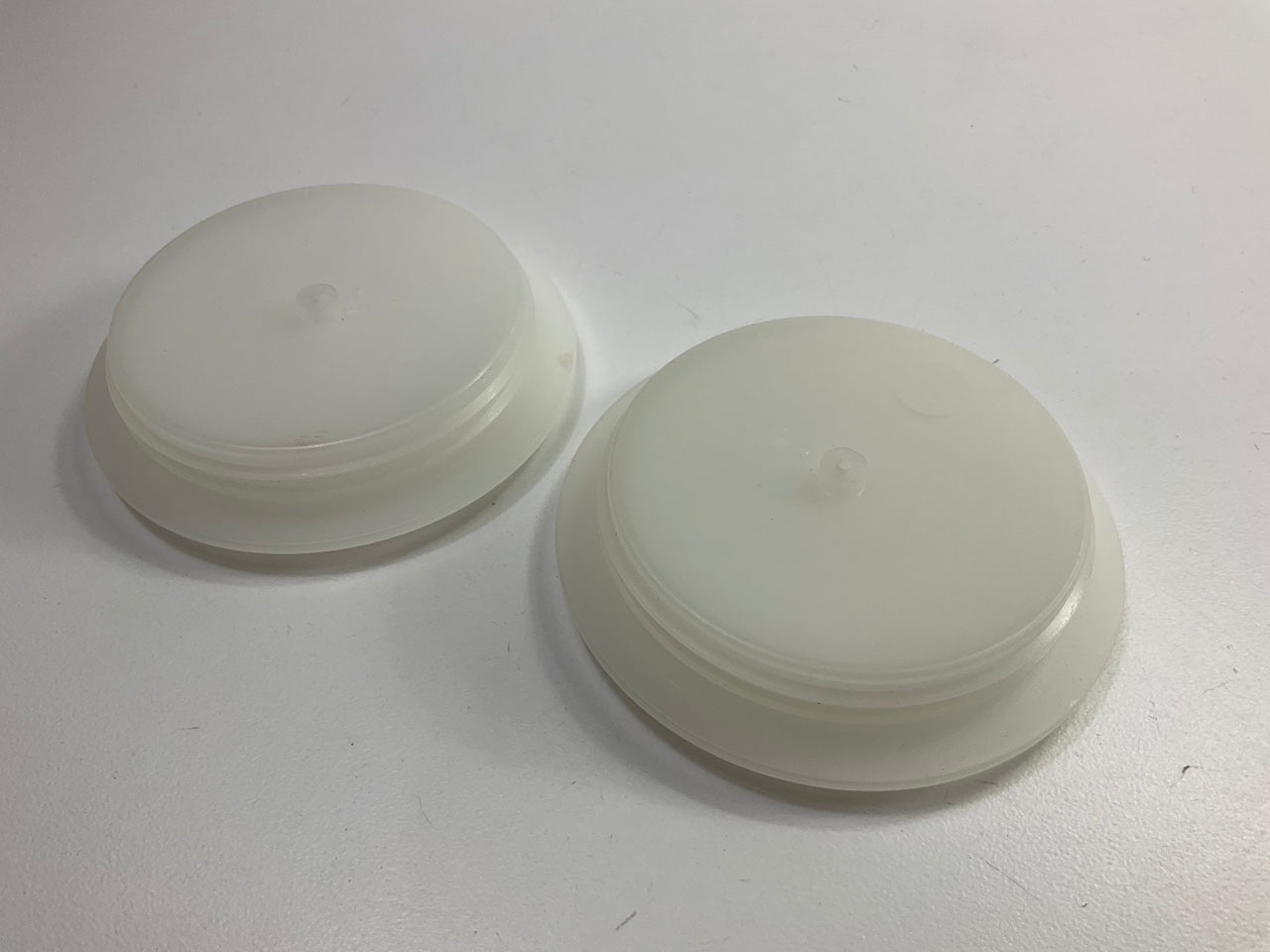 DeVilbiss 803590  StartingLine 250cc Push In Lids, Pack Of 2