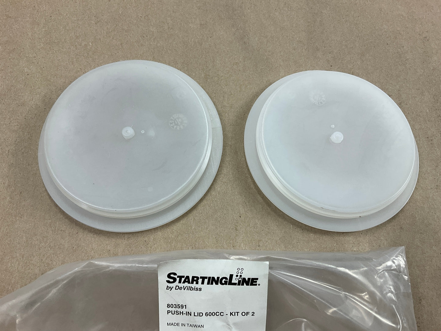 DeVilbiss 803591 Startingline 600 Cc Paint Cup Push-In Lids (2)