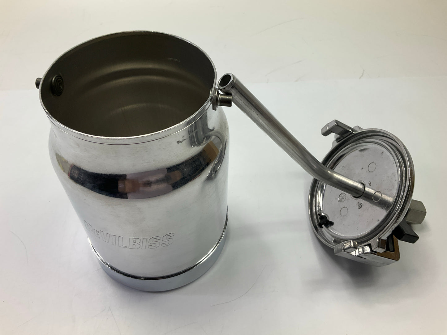 OPEN BOX - SEE PHOTOS DeVilbiss TGC545 TGC Suction Feed Spray Gun Cup, Aluminum