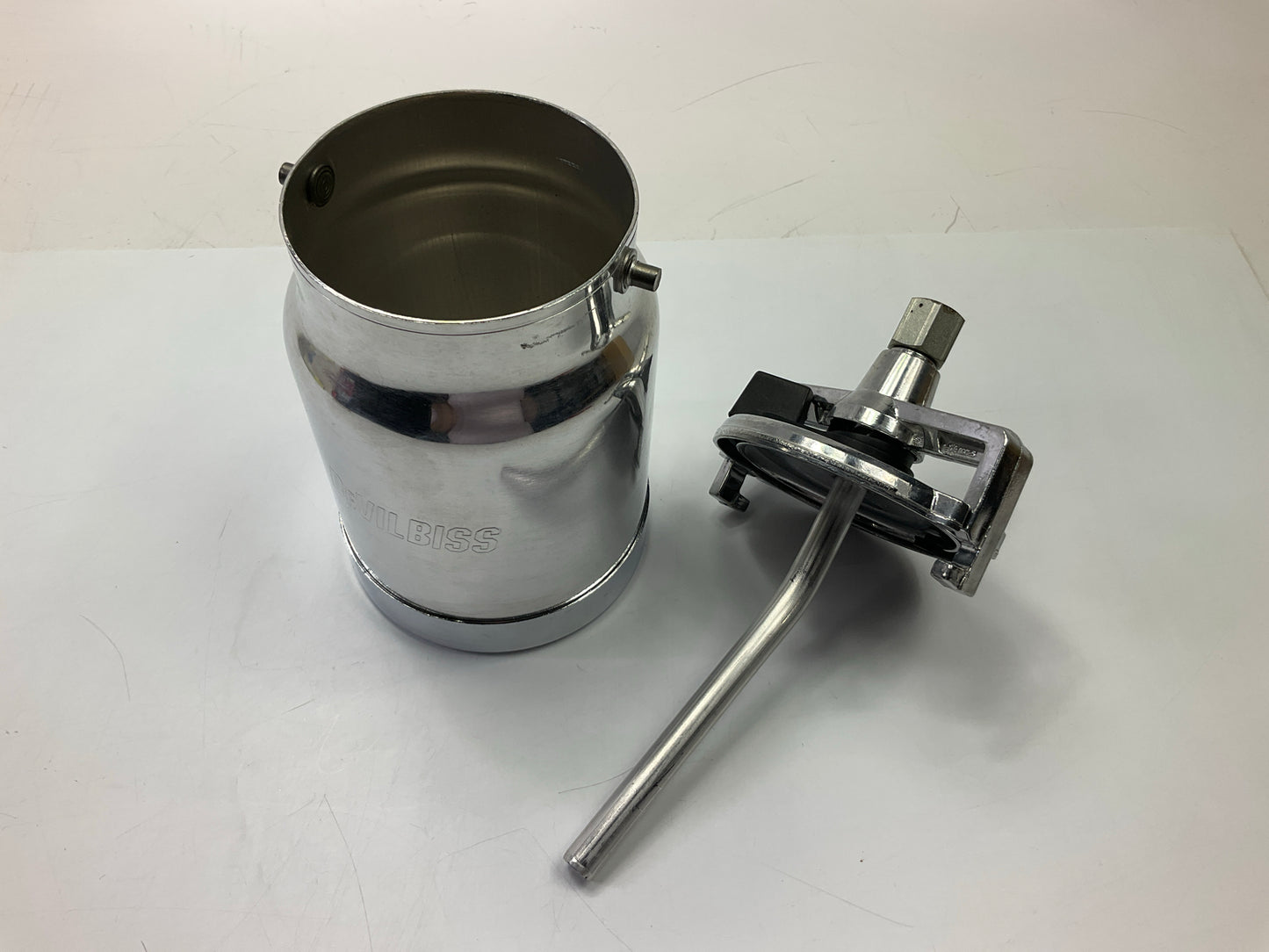 OPEN BOX - SEE PHOTOS DeVilbiss TGC545 TGC Suction Feed Spray Gun Cup, Aluminum