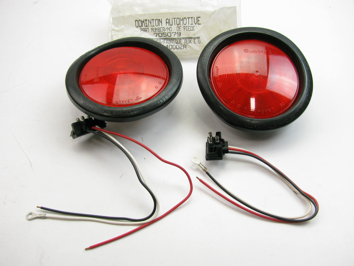 (2) Vintage Dominion 705079 Stop/ Turn/ Tail Light Lamps RED Truck-lite 40002R