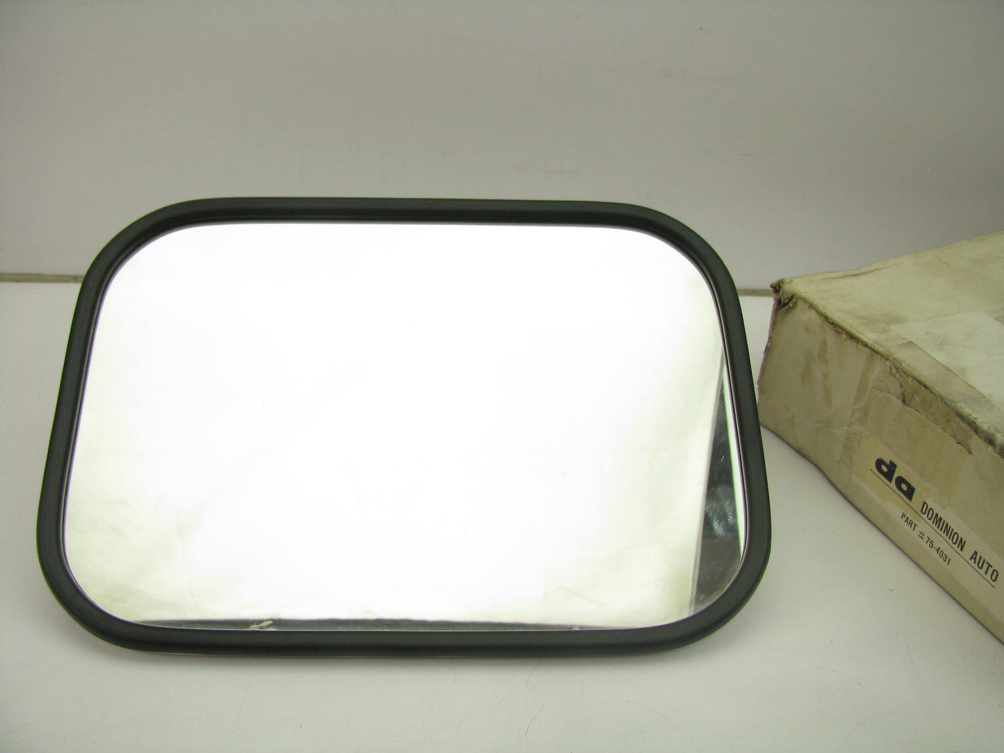 Dominion 75-4031 Universal Exterior Rectangle Mirror 7-1/2'' X 10-1/2''