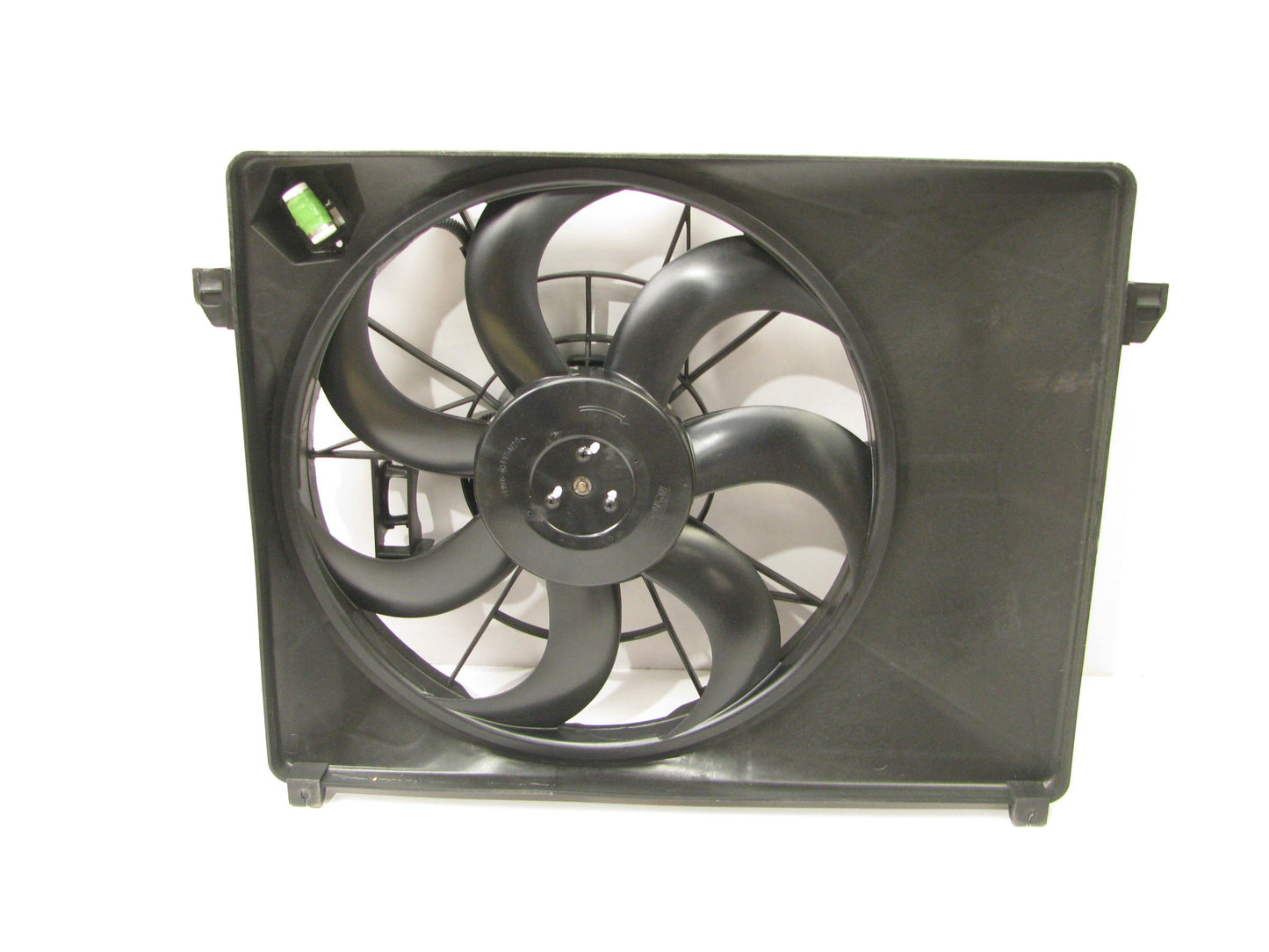 Doowon 25380-1D200 Engine Cooling Fan Assembly For 2007-2008 Kia Rondo 2.4L-L4