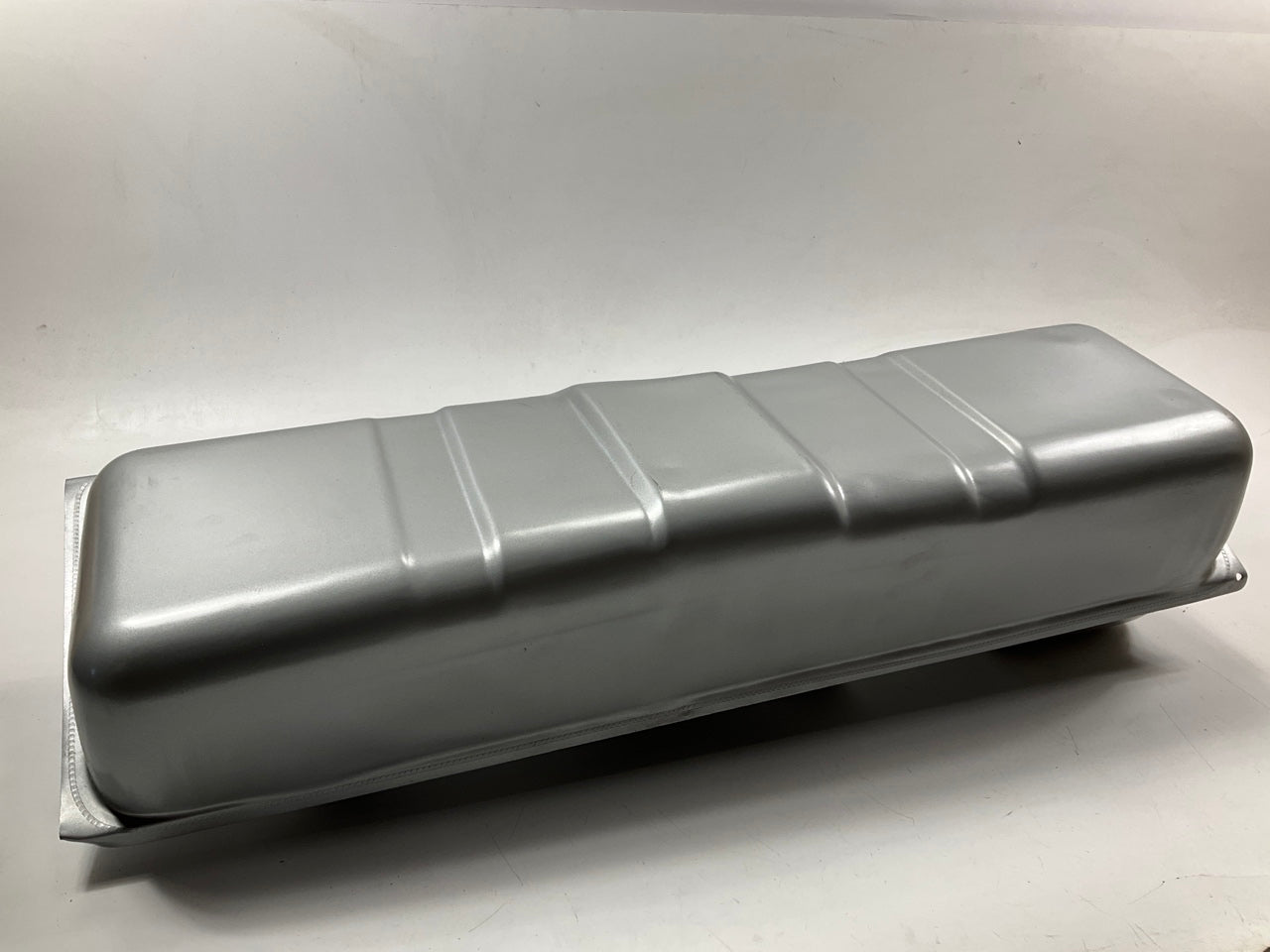 DENTED Dorman 576-109 16 Gal Front Fuel Gas Tank 1990-1996 Ford F-Super Duty