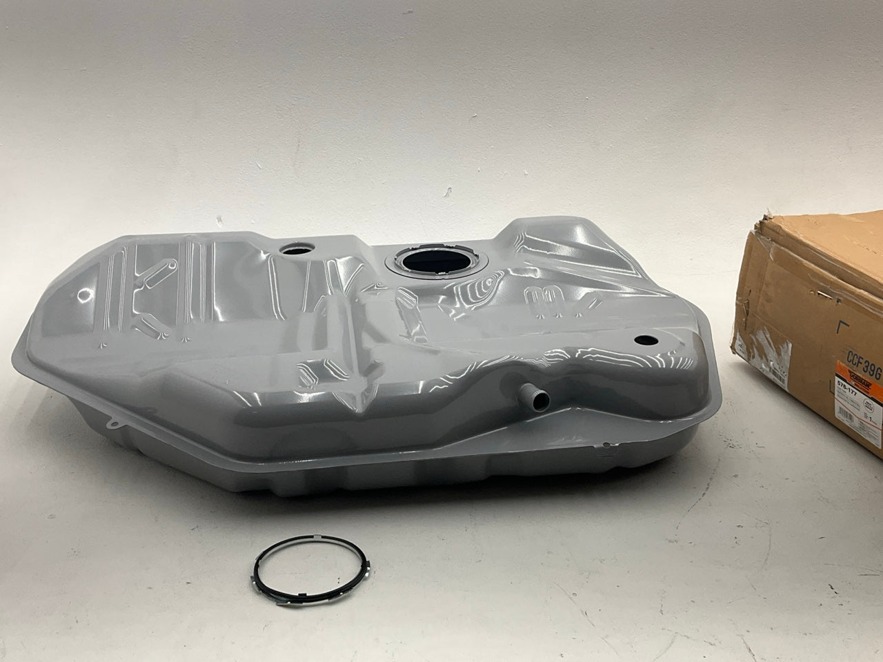 DENTED Dorman 576-177 Fuel Gas Tank 2000-2005 Taurus 2000-2005 Sable