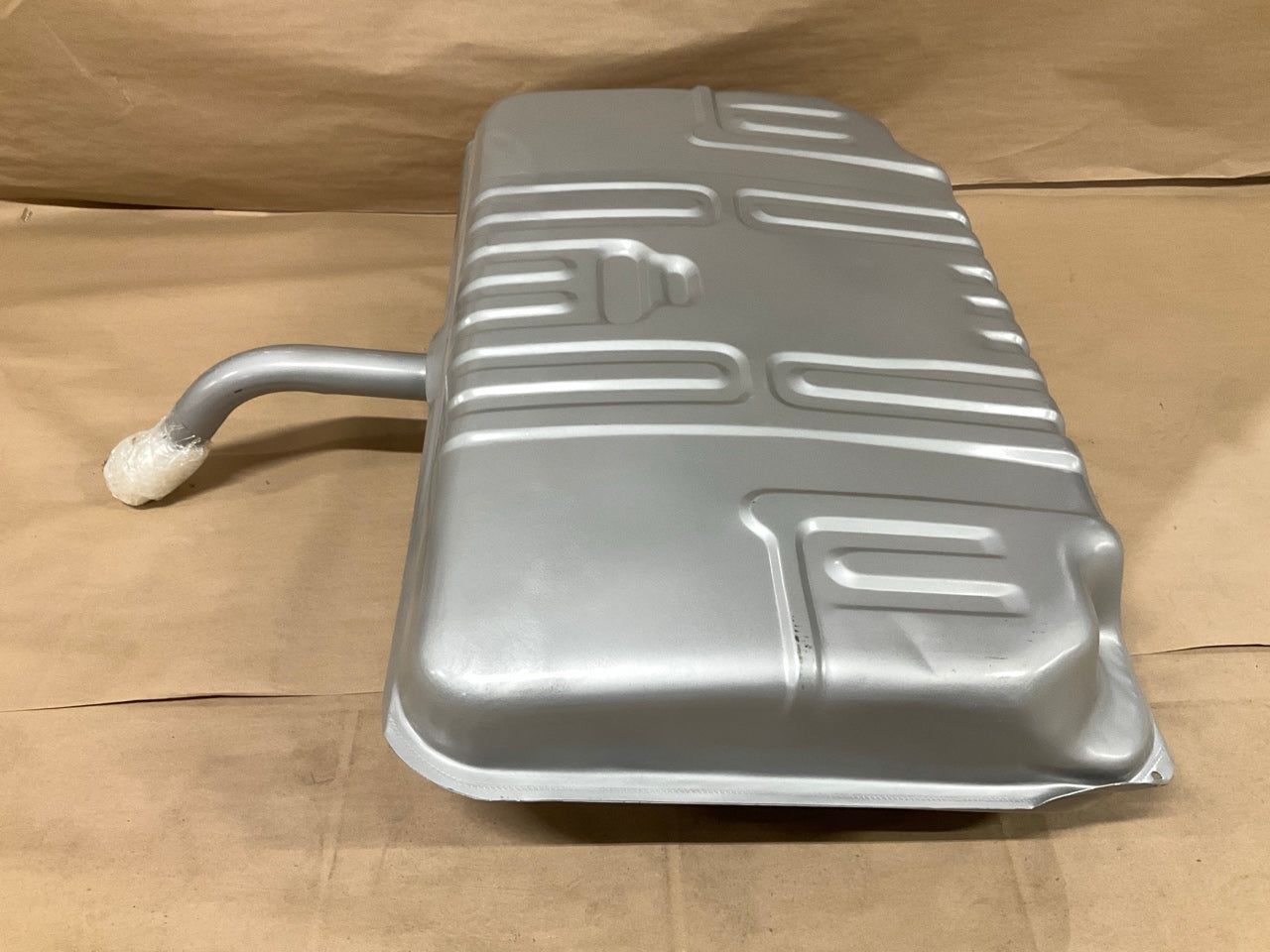 SCRATCHED TUBE Dorman 576-365 Fuel Gas Tank 24 Gallon