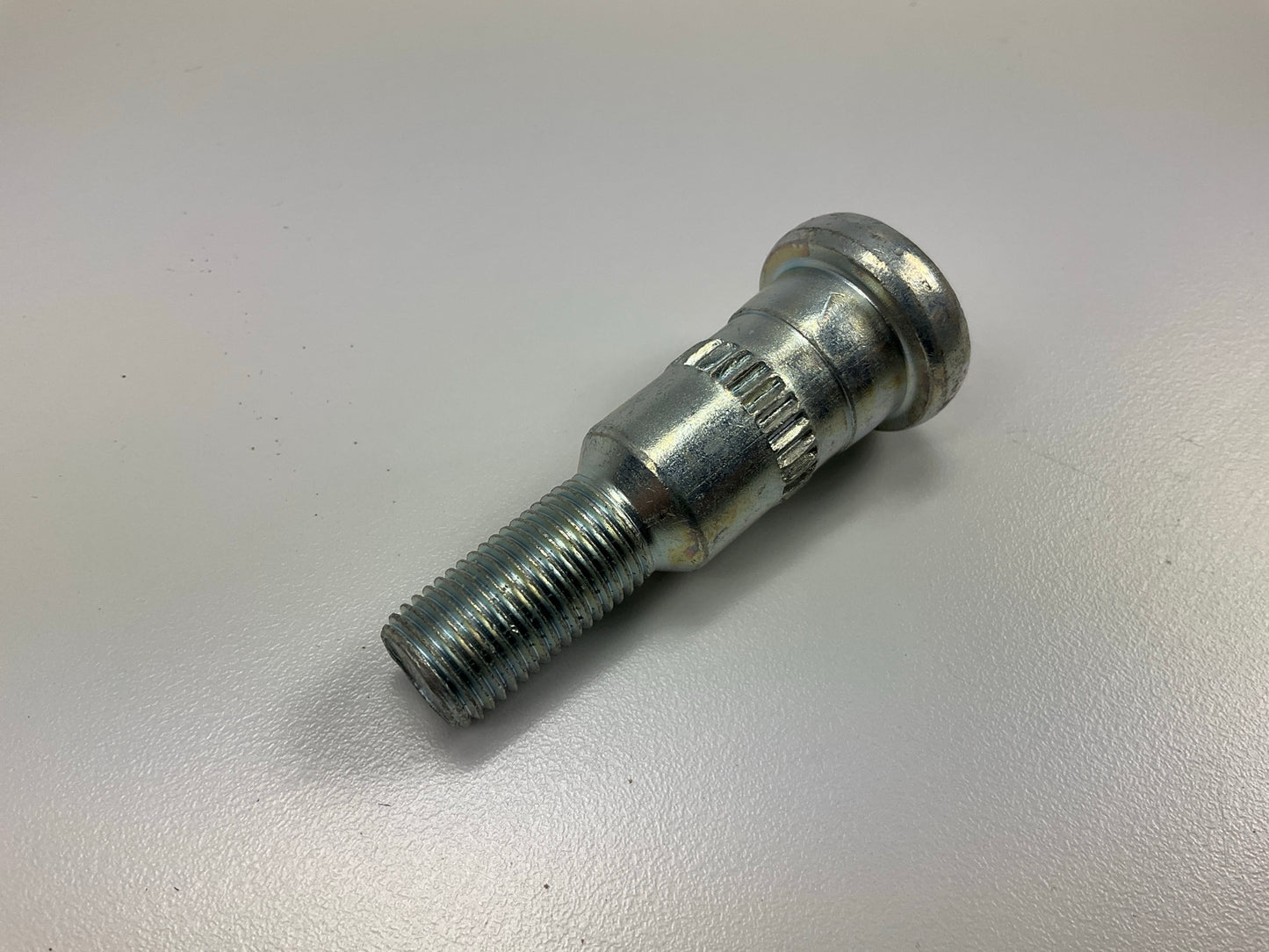 (5) Dorman 610-286 Wheel Lug Studs