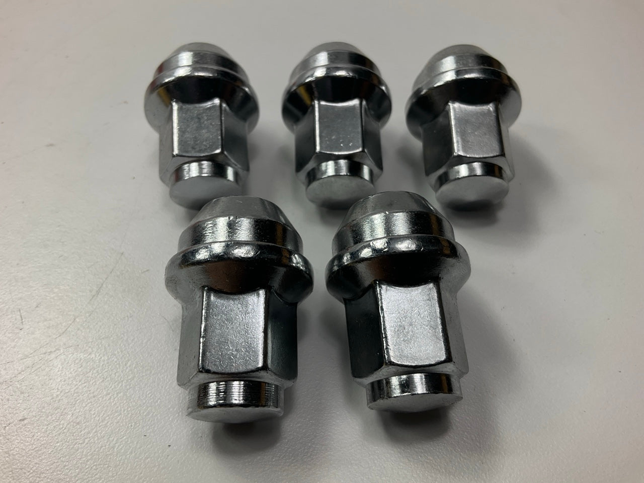 (5) Dorman 611-008 Wheel Lug Nuts